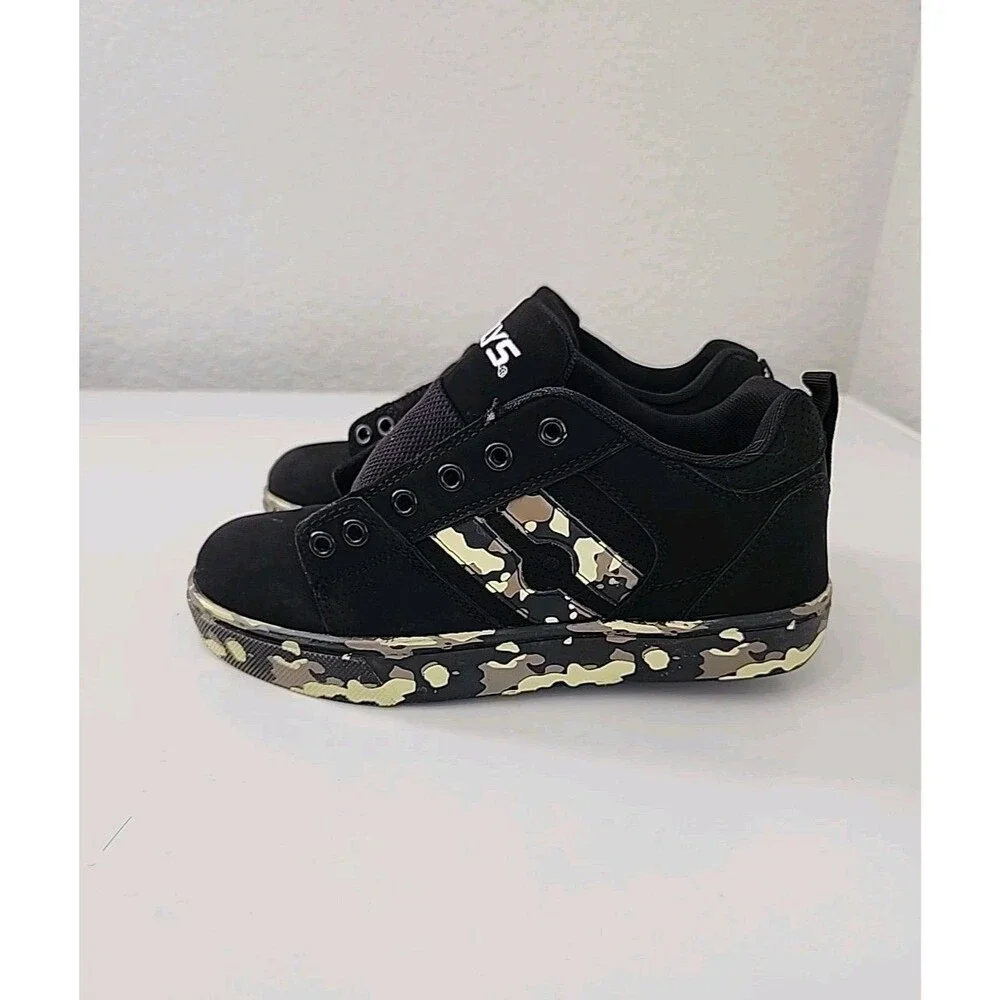 Heelys Wheeled Sneakers Youth Size 4 ROLLER SKATE SHOES Black Camouflage